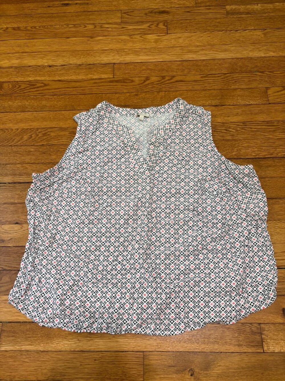 Talbots Womens Sleeveless Blouse Plus Sz 3X Black White Red Rayon V-Neck Top